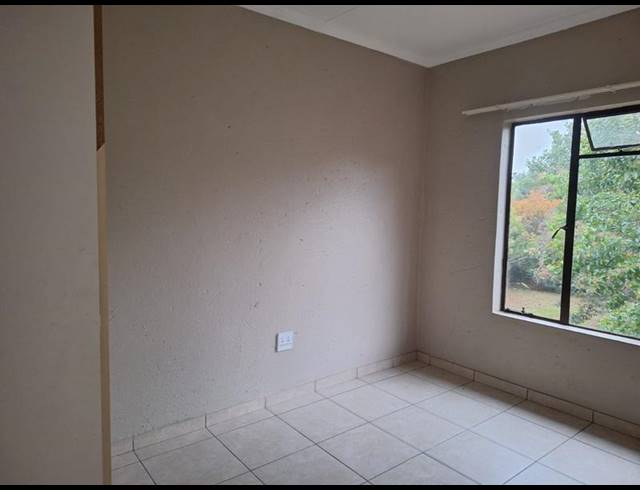 2 BEDROOM PROPERTY TO RENT IN HELIKONPARK